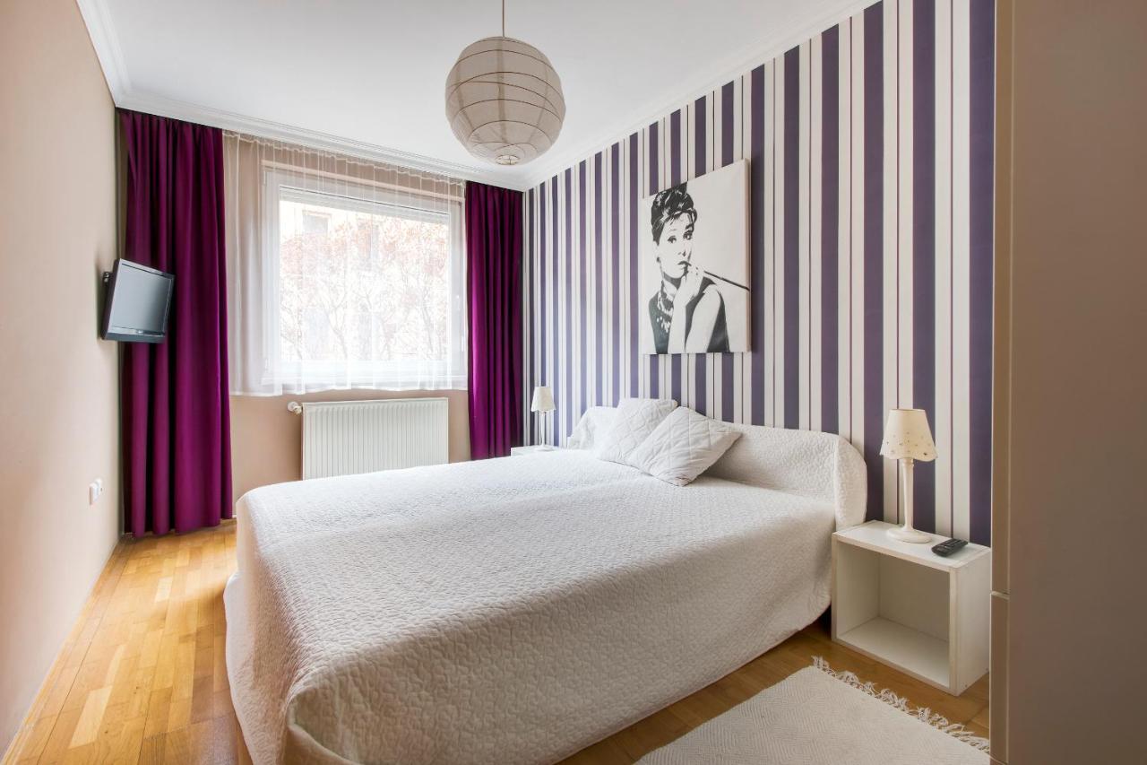 Viola - Newly Furnished With Free Garage! Boedapest